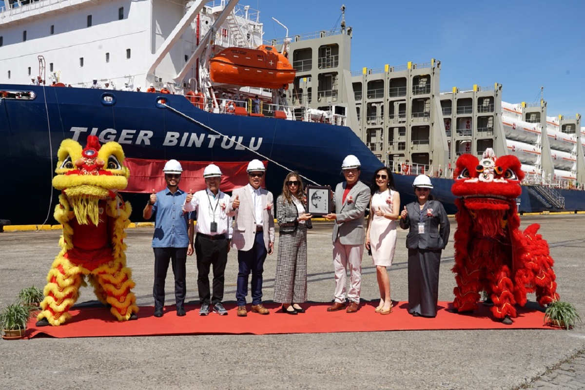 World's largest dual-fuelled LNG ISO tank carrier makes Bintulu Port its maiden port of call
